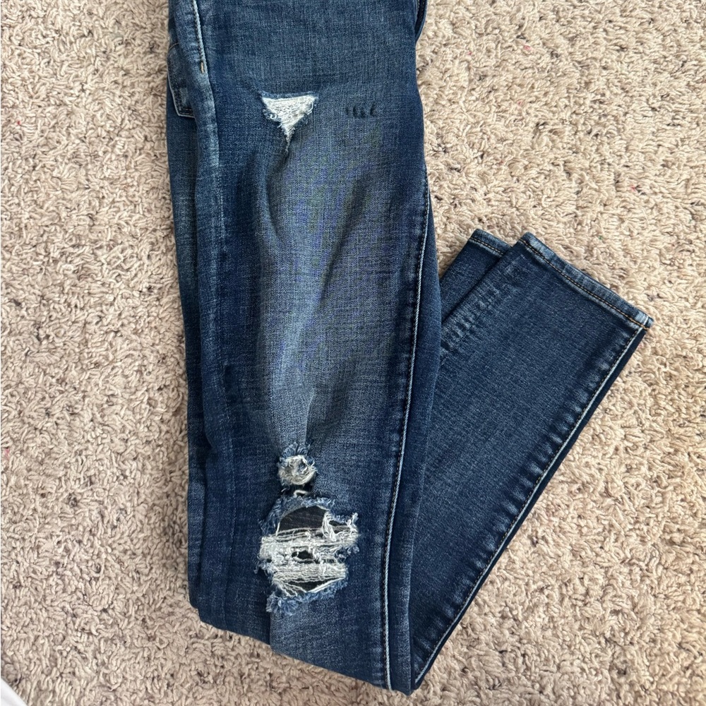 American Eagle Ripped Skinny Jeans Size 4